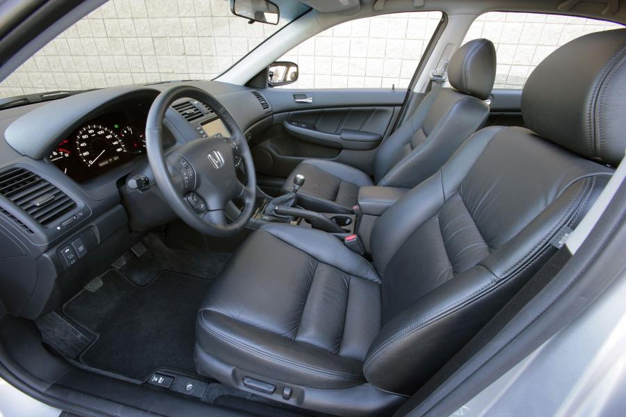 Honda Accord Sedan EX-L 2006 года  (фото 16 из 17)